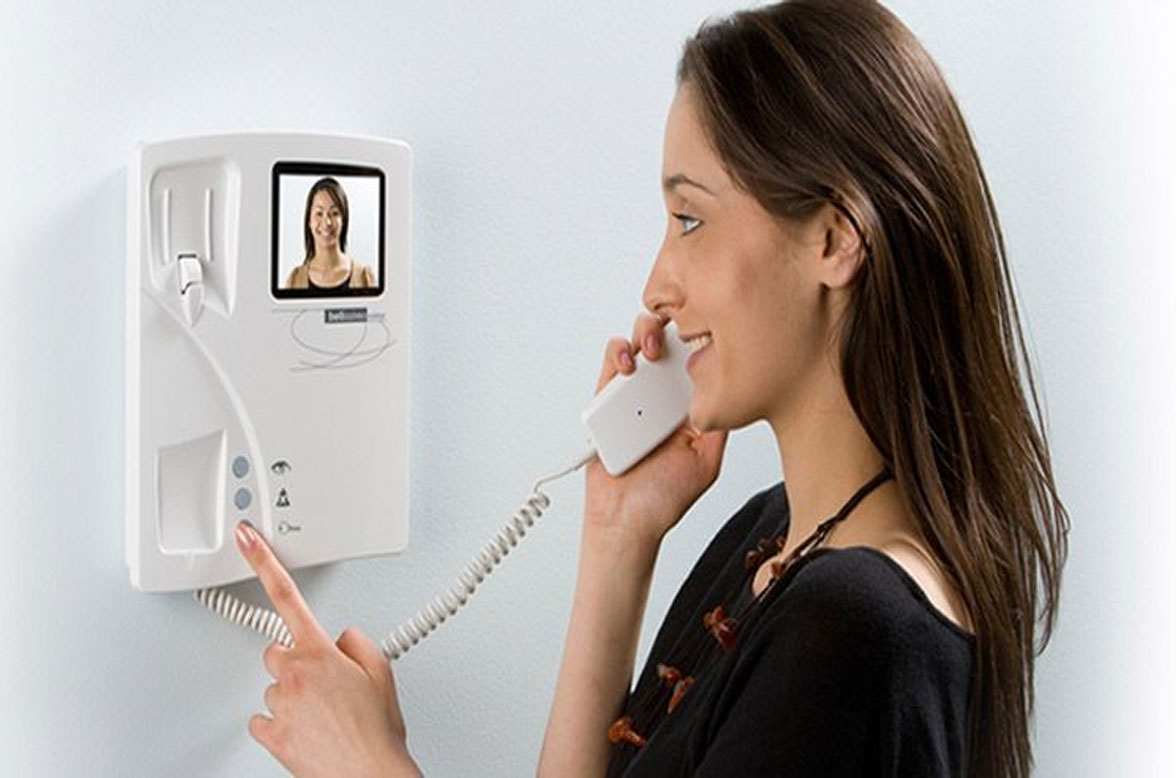 Chuông cửa có dây là gì? Ưu nhược điểm của chuông cửa có dây và không dây?